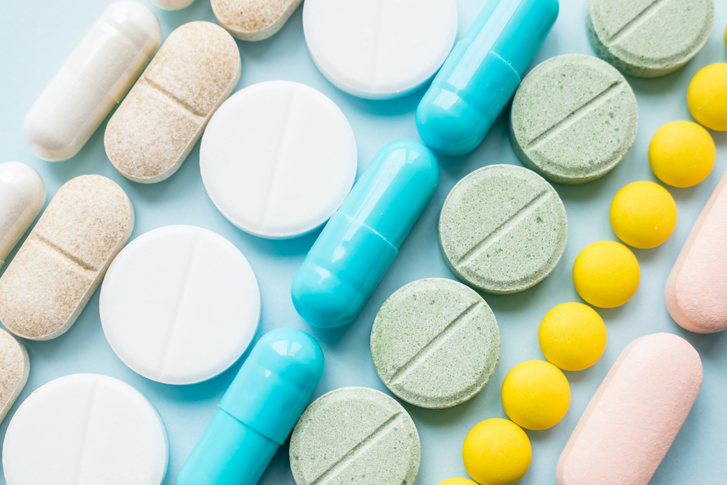 opioid-painkillers-crisis-and-drug-abuse-concept-2021-09-01-11-26-36-utc.jpg